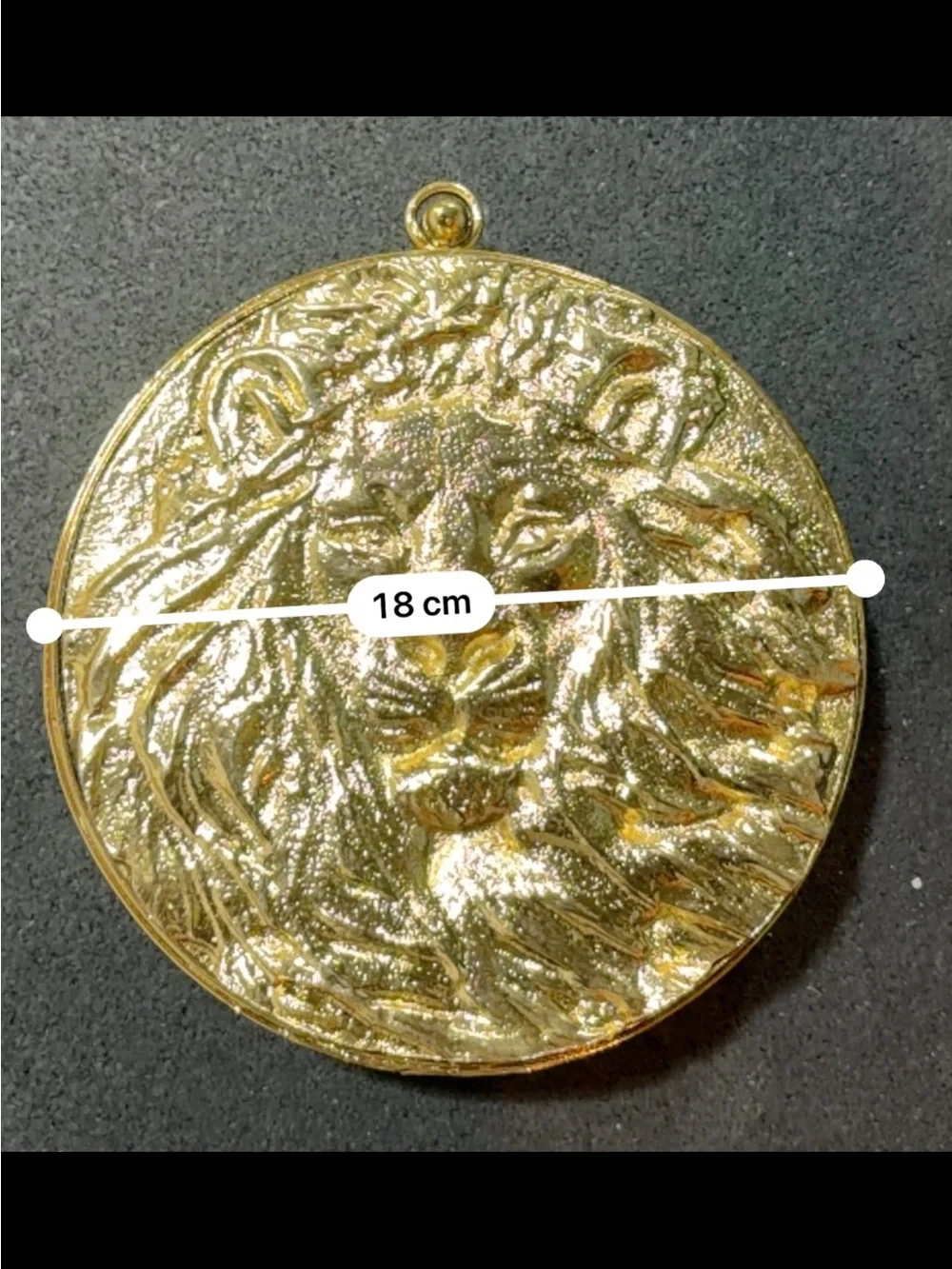 Round Gold Lion Relief Clutch